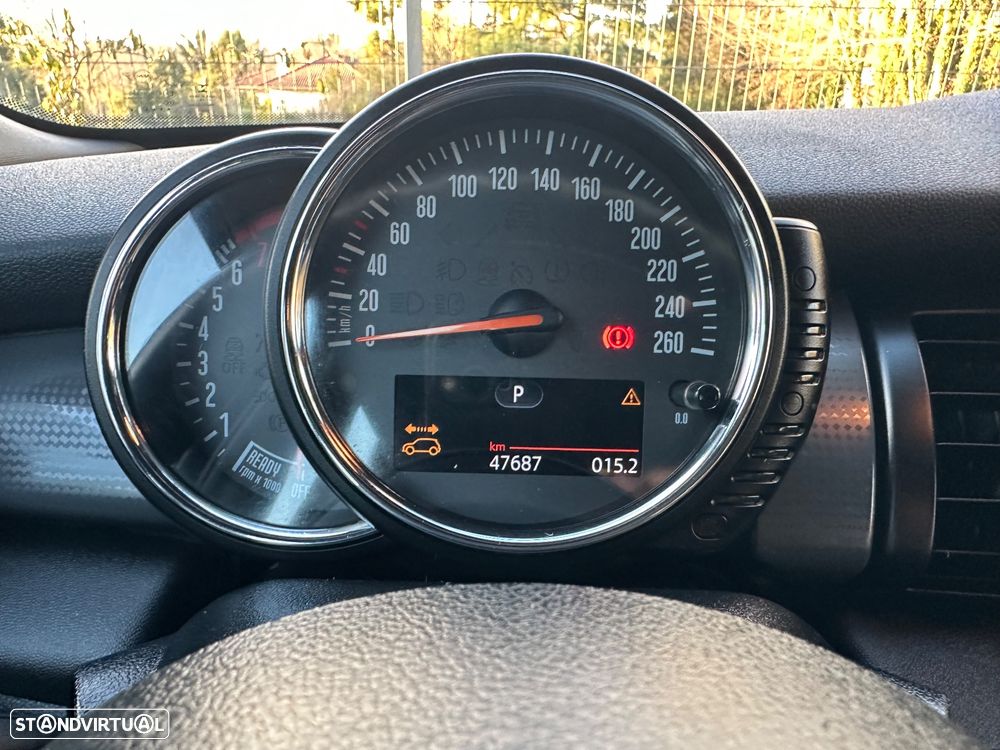 MINI 5 Portas Cooper Aut. - 9