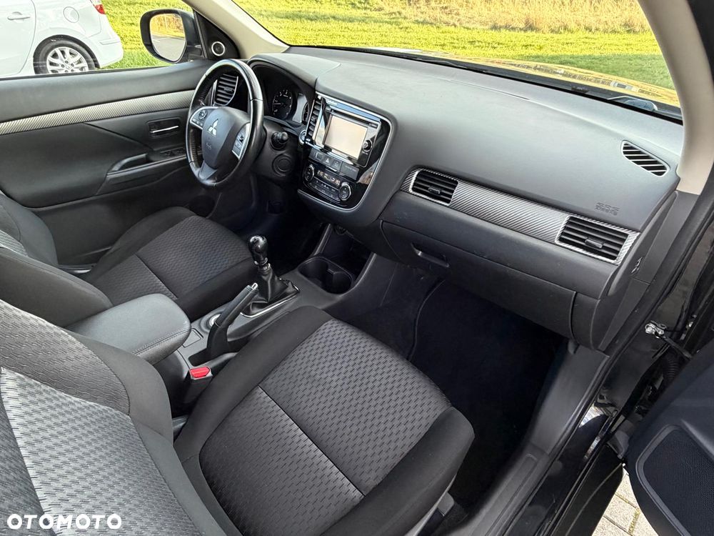 Mitsubishi Outlander 2.2 DI-D 4WD Top - 25