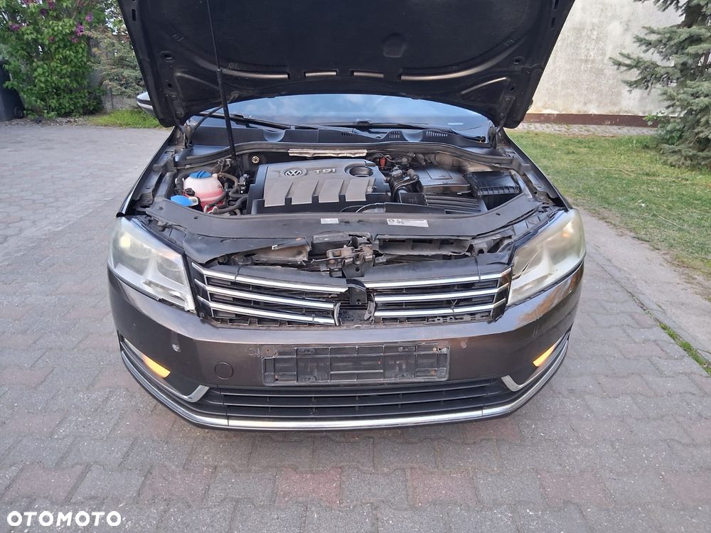 Volkswagen Passat 2.0 Blue TDI SCR Comfortline - 13