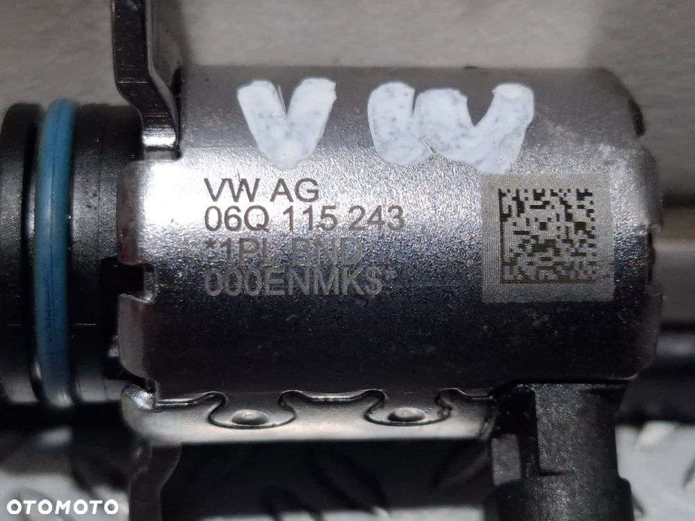 Czujnik ciśnienia oleju 2,0 TFSI Volkswagen Audi Seat nr 06Q115243 - 2