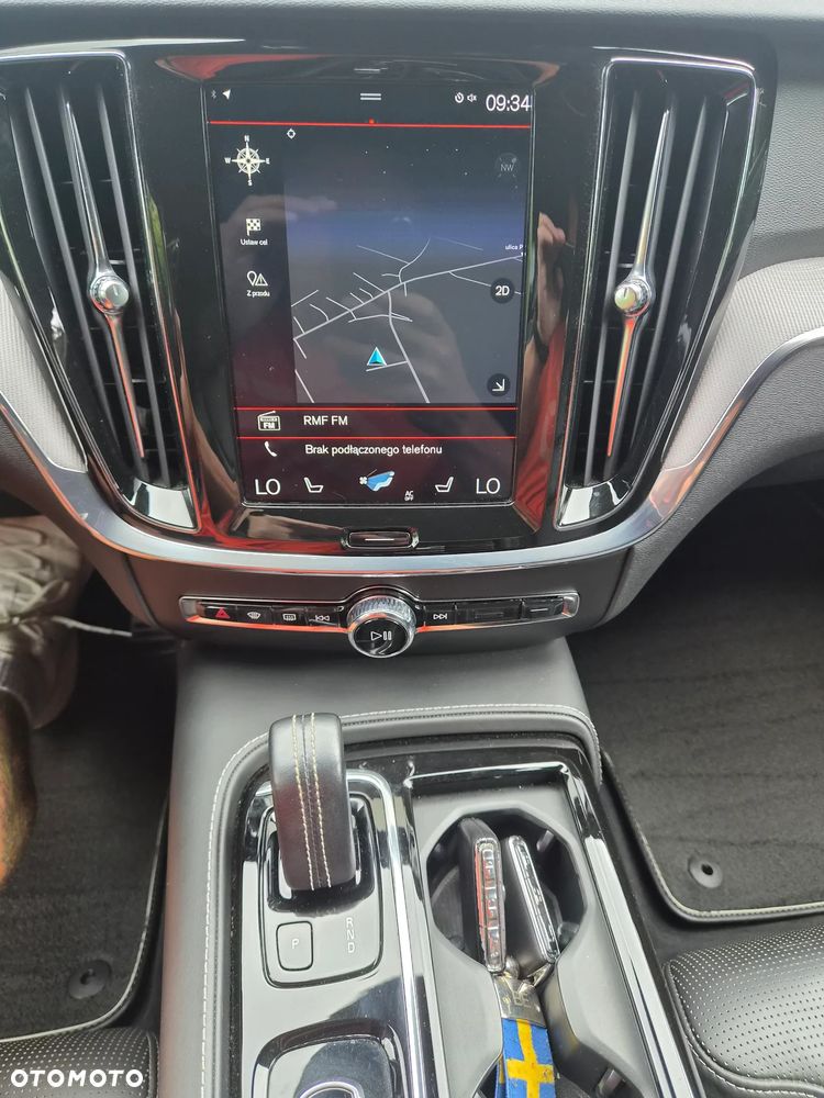 Volvo V60 T8 AWD Plug-In Hybrid R-Design - 22