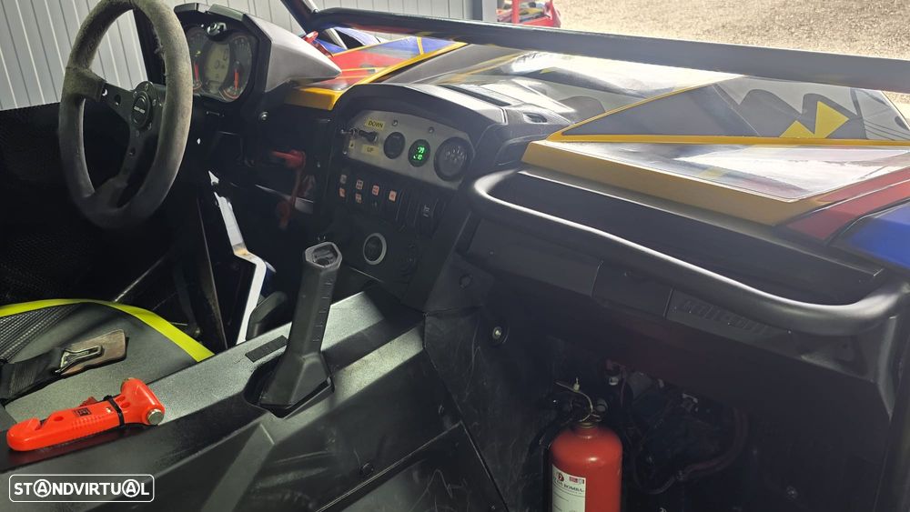 Can-Am Maverick R Maverick Turbo - 19