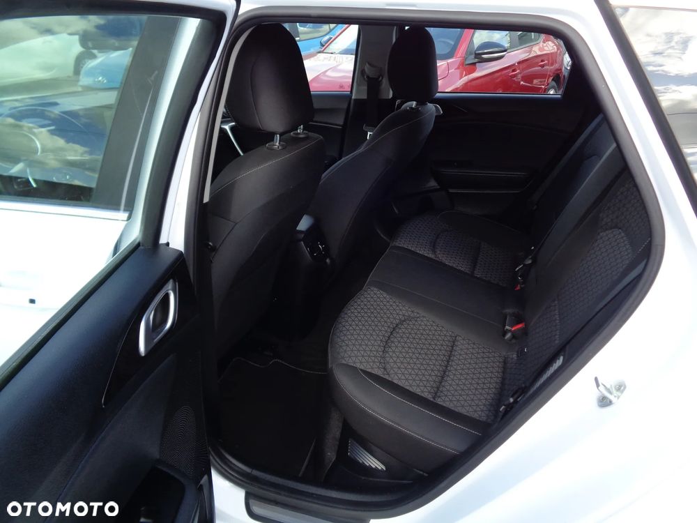 Kia Ceed 1.6 GDI DCT OPF Platinum Edition - 19