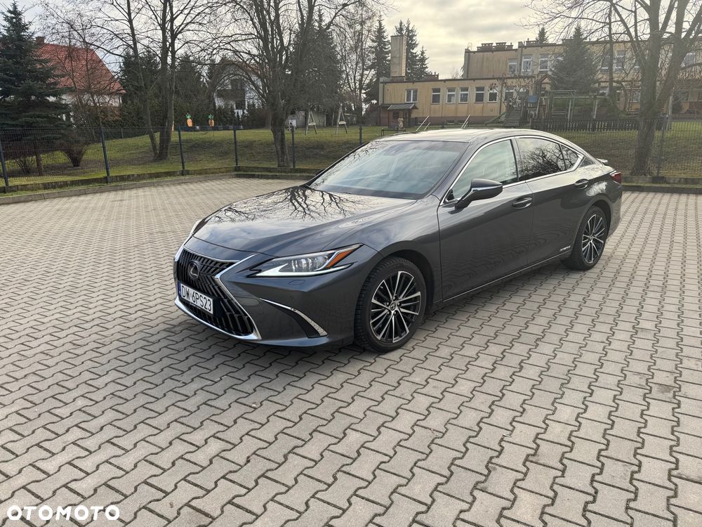 Lexus ES 300h Business Edition + - 2