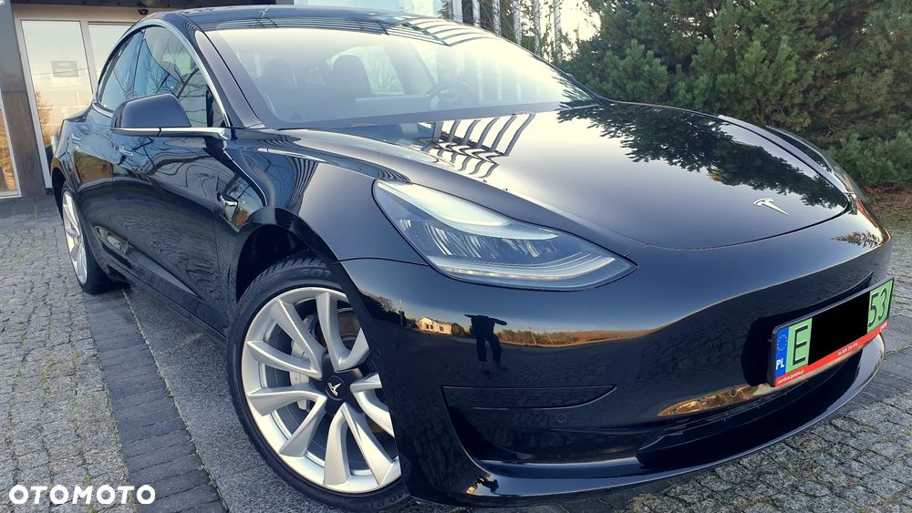 Tesla Model 3 - 1