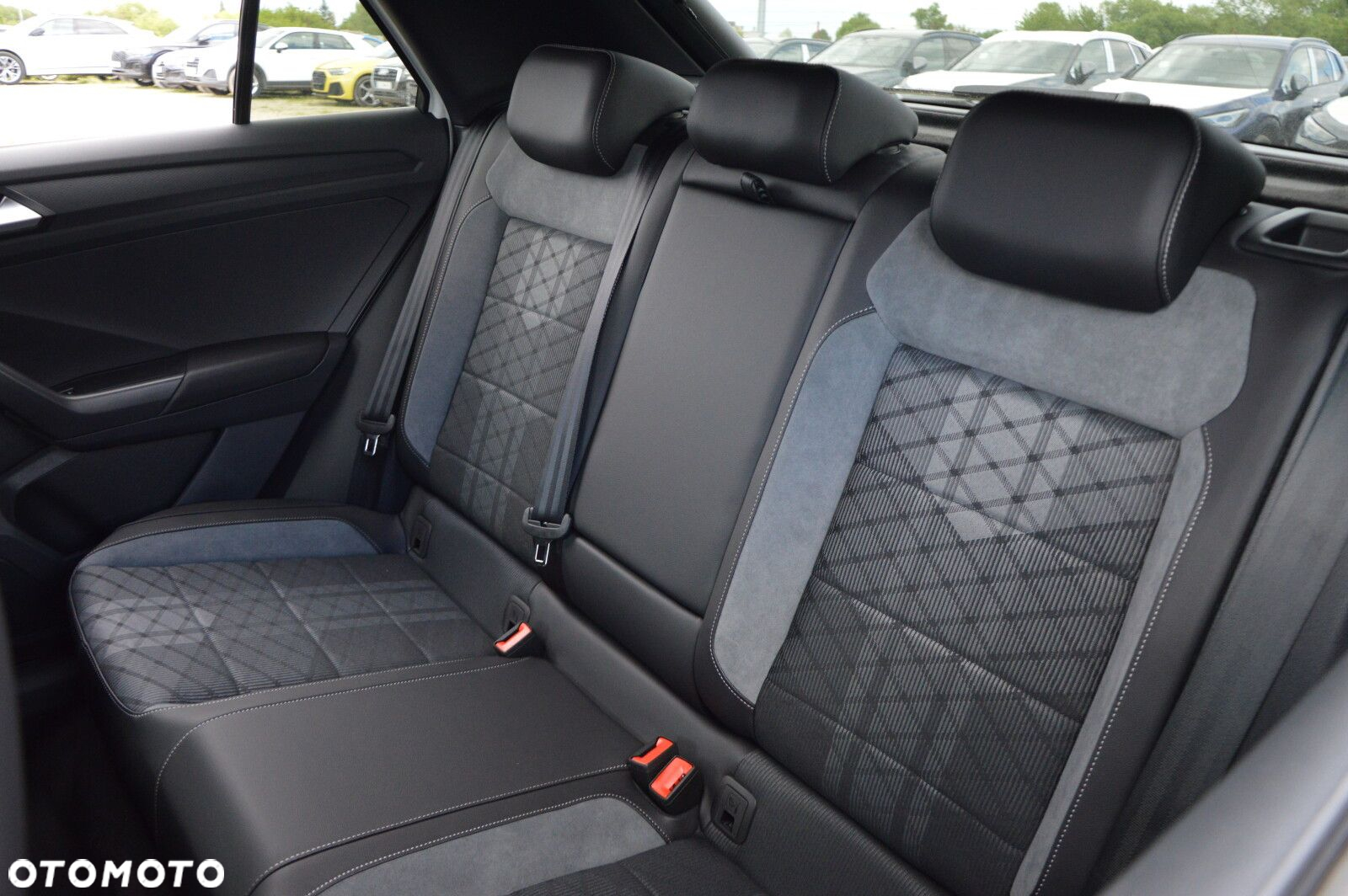 Volkswagen T-Roc - 17