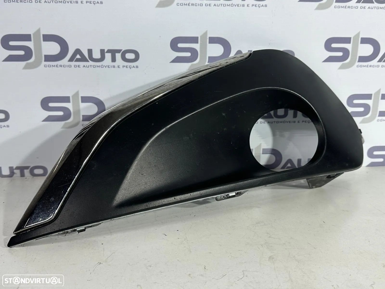 Grelha Farol Nevoeiro Esquerda - Peugeot 208 (2018) - 1