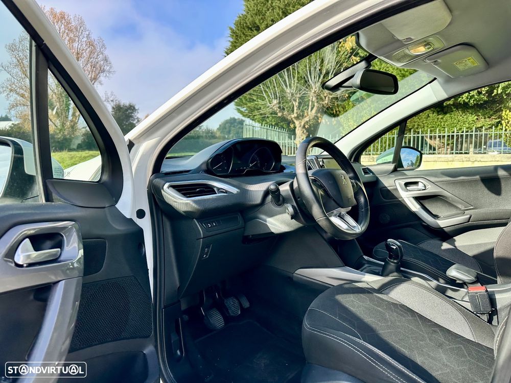 Peugeot 2008 1.6 BlueHDi Style - 17