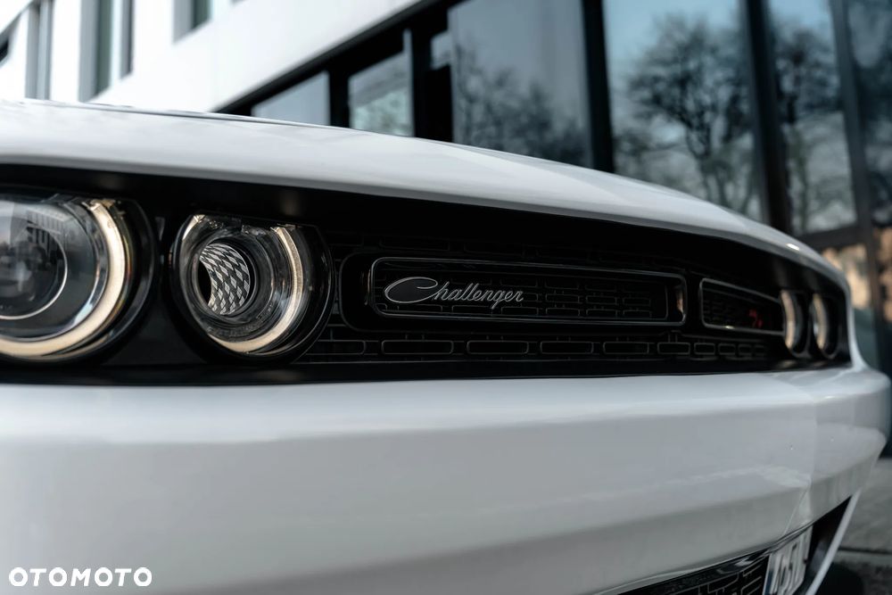 Dodge Challenger 6.4 Scat Pack - 3