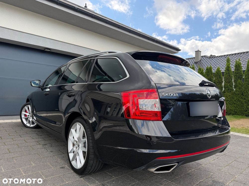 Skoda Octavia 2.0 TDI DSG RS - 10