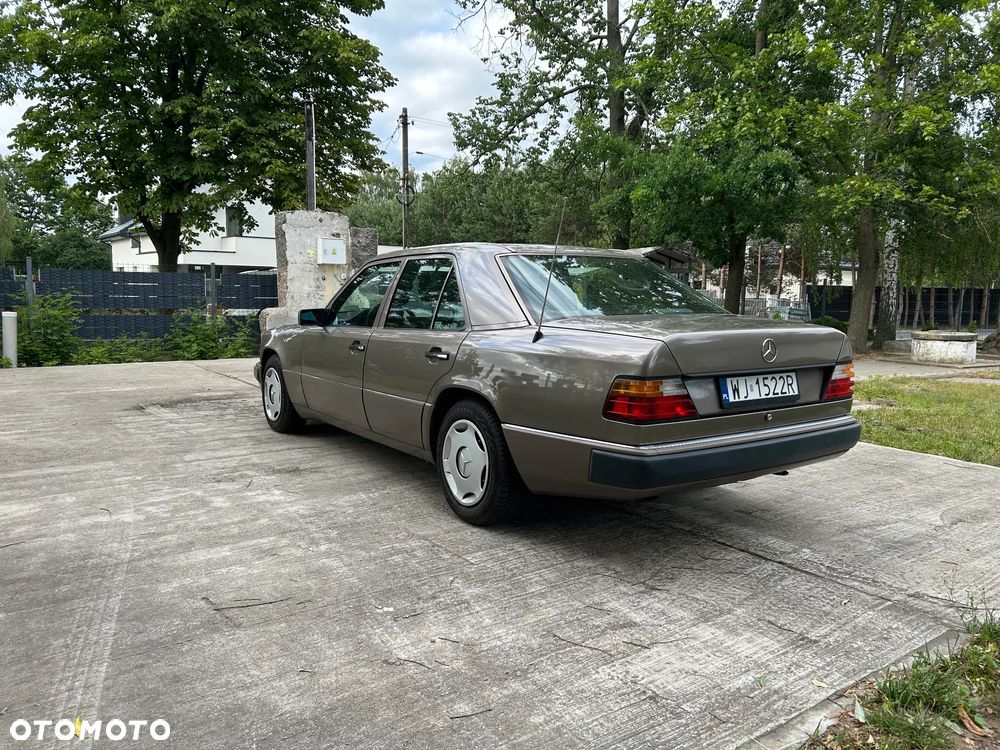 Mercedes-Benz Klasa E - 7