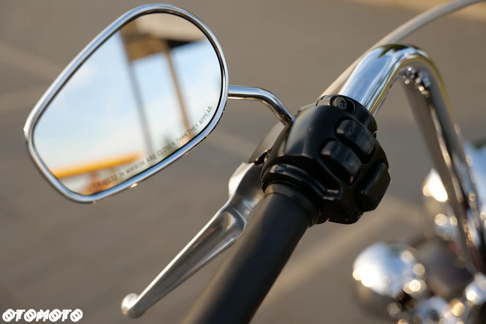 Harley-Davidson Softail Deluxe - 13