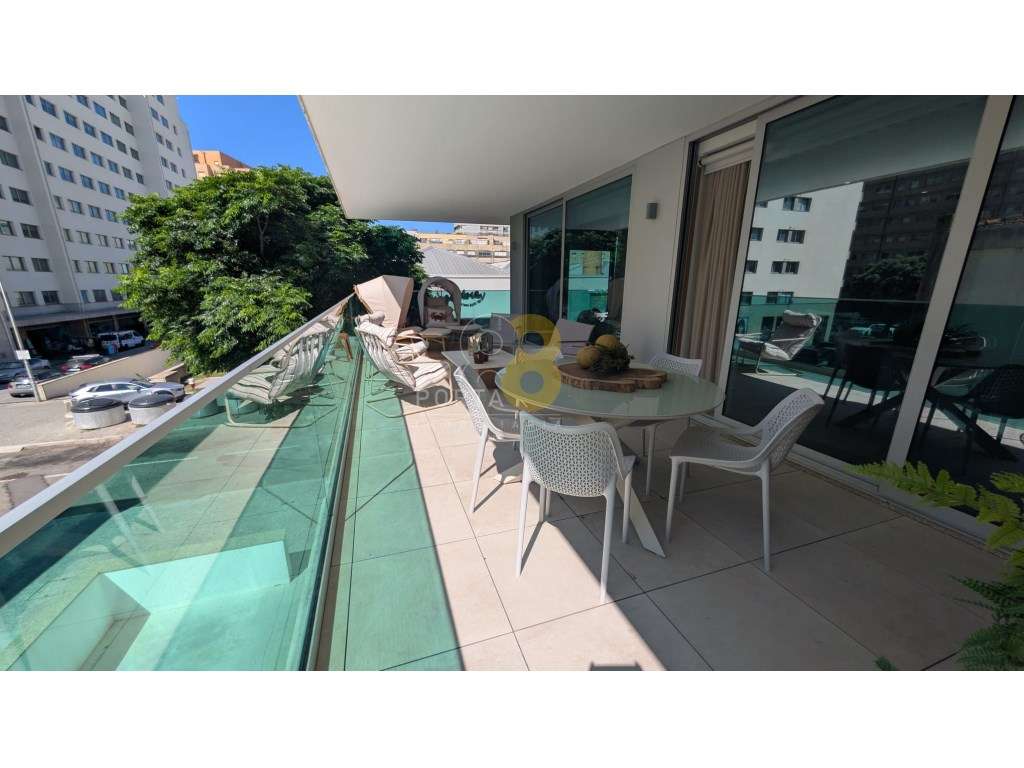 T3 Mobilado com Terraço de 60 m², Piscina e Garagem Box | Praça Gui... - Grande imagem: 2/31