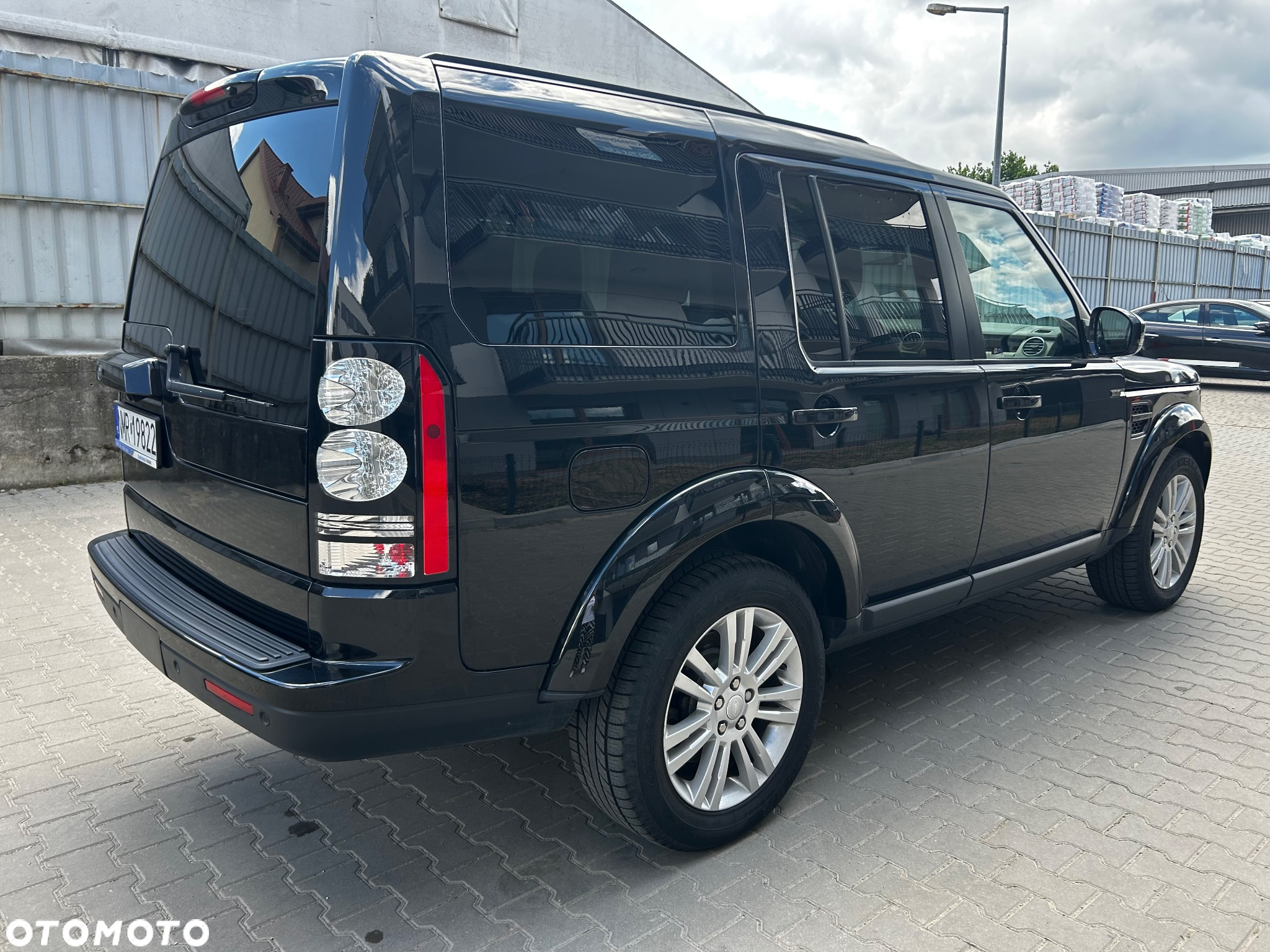 Land Rover Discovery IV 3.0 V6 SC HSE - 8