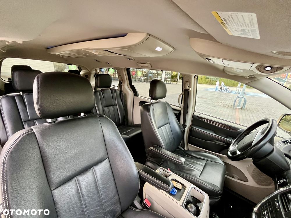 Chrysler Town & Country 3.6 Limited - 5