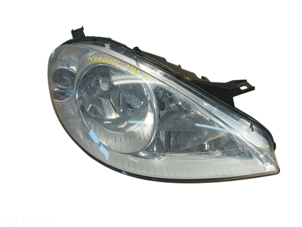 LAMPA PRAWA PRZEDNIA PRZÓD MERCEDES W169 A1698200261 0301197202 - 2