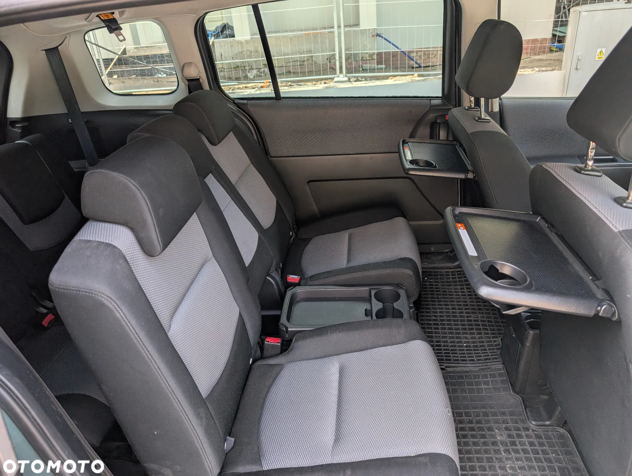 Mazda 5 1.8 Exclusive + - 8