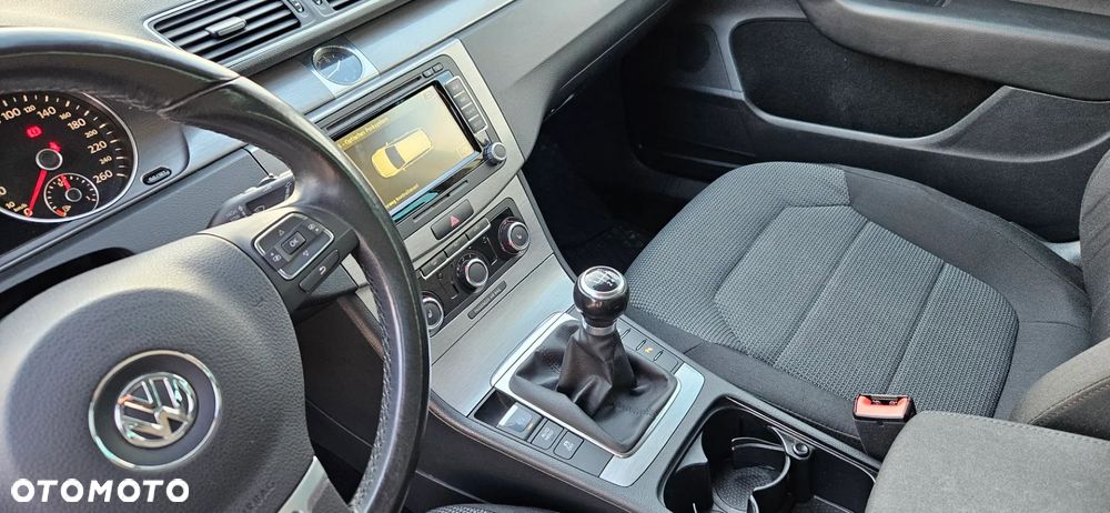 Volkswagen Passat 2.0 TDI Highline - 30