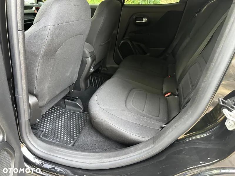 Jeep Renegade - 12