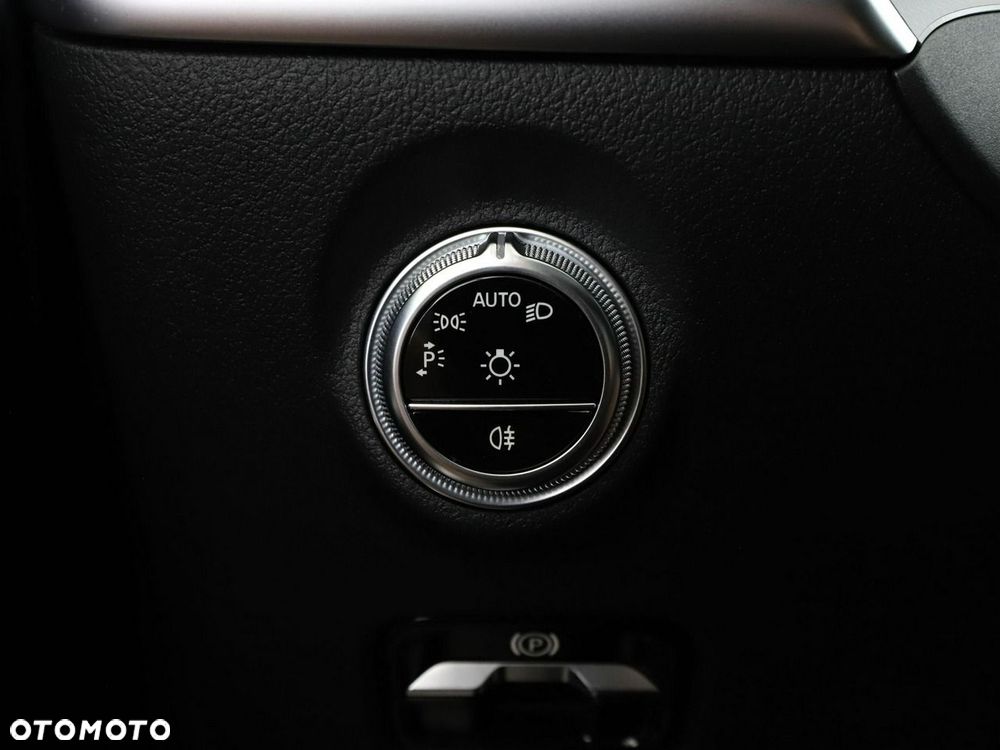 Mercedes-Benz Klasa C 220 d mHEV 4-Matic Avantgarde - 36
