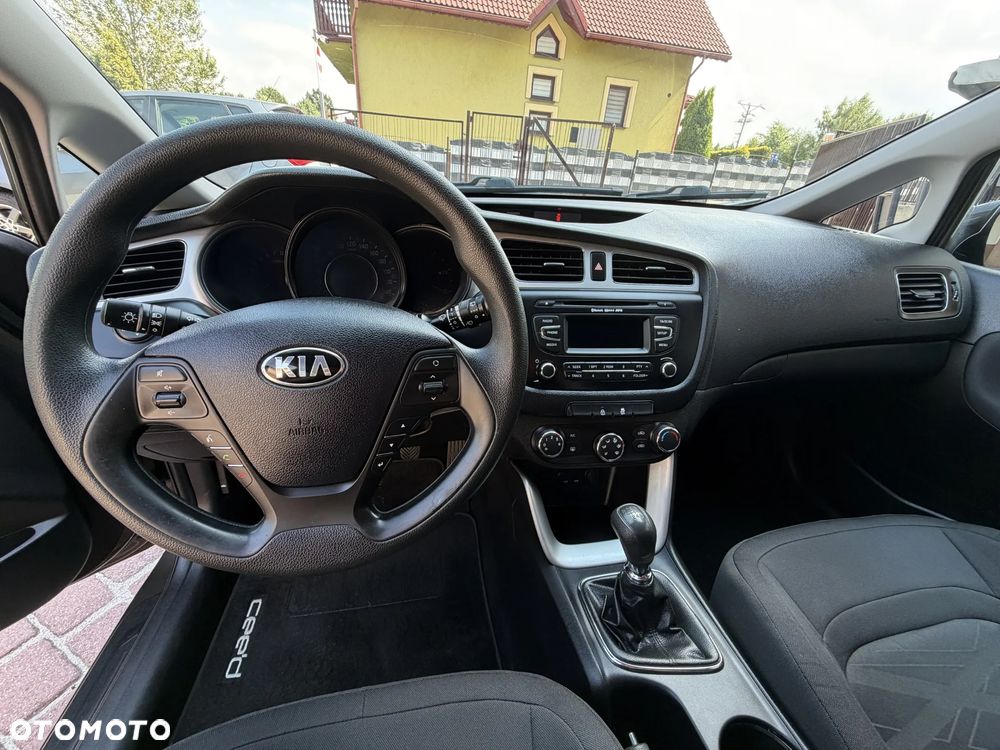 Kia Ceed 1.4 CVVT Spirit - 12