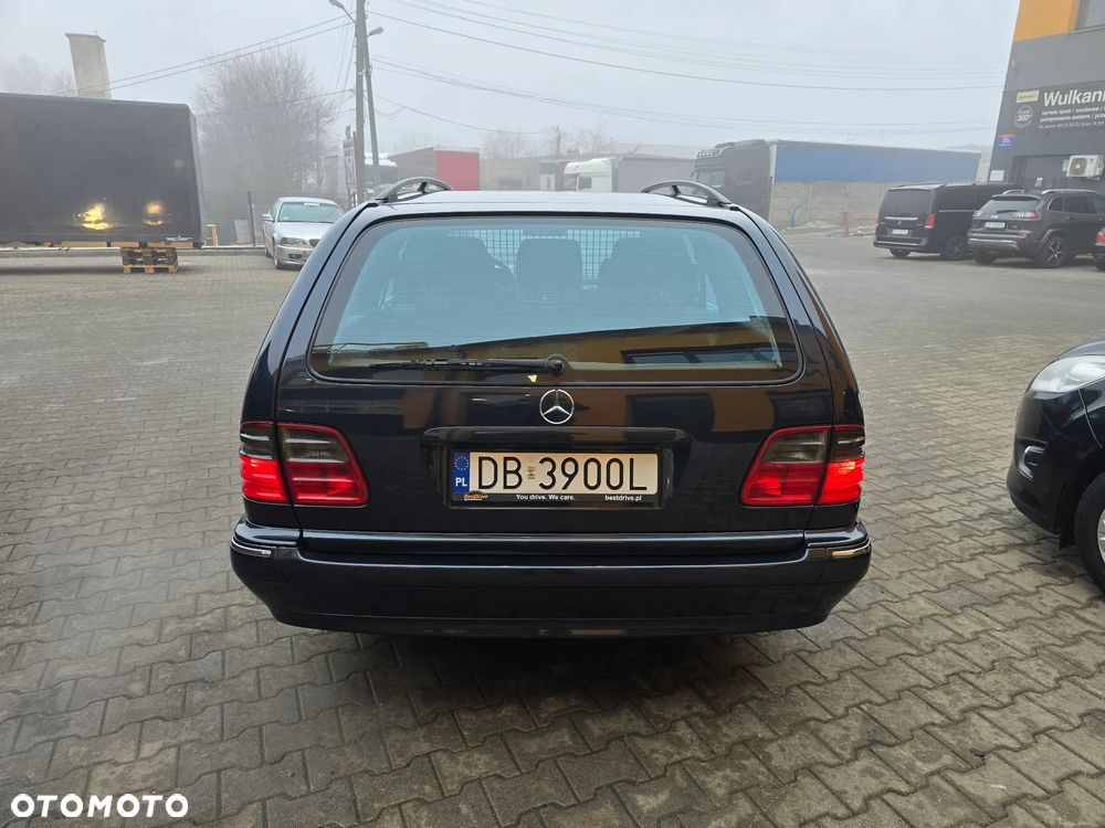 Mercedes-Benz Klasa E - 2