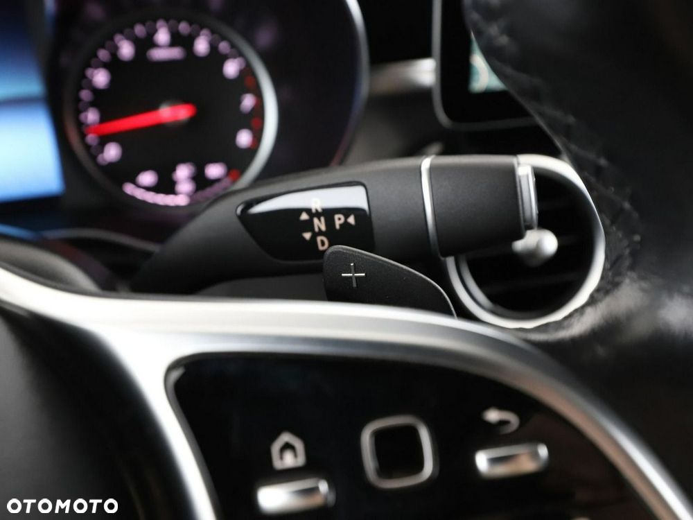 Mercedes-Benz Klasa C 300 4Matic 9G-TRONIC Avantgarde - 36
