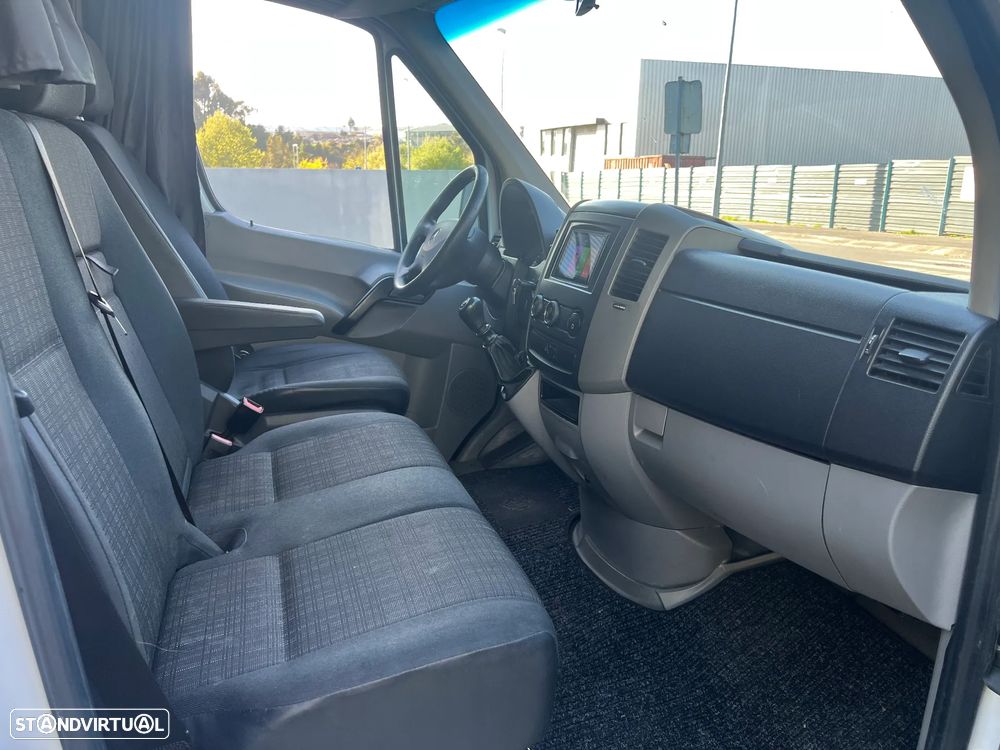 Mercedes-Benz Sprinter 319 - 4