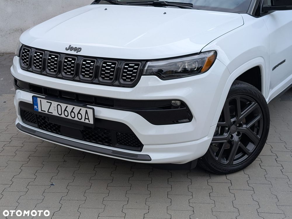 Jeep Compass - 34