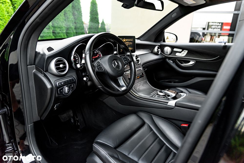 Mercedes-Benz GLC 250 4Matic 9G-TRONIC AMG Line - 19