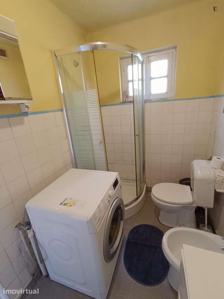 Quarto - localizado em Montarroio Coimbra - Grande imagem: 4/23