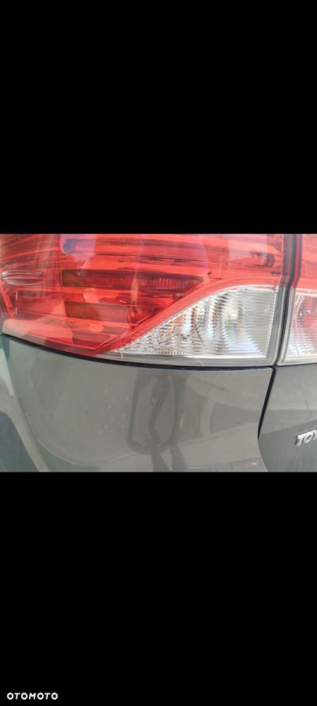 Toyota Avensis 2.0 D-4D Premium - 12