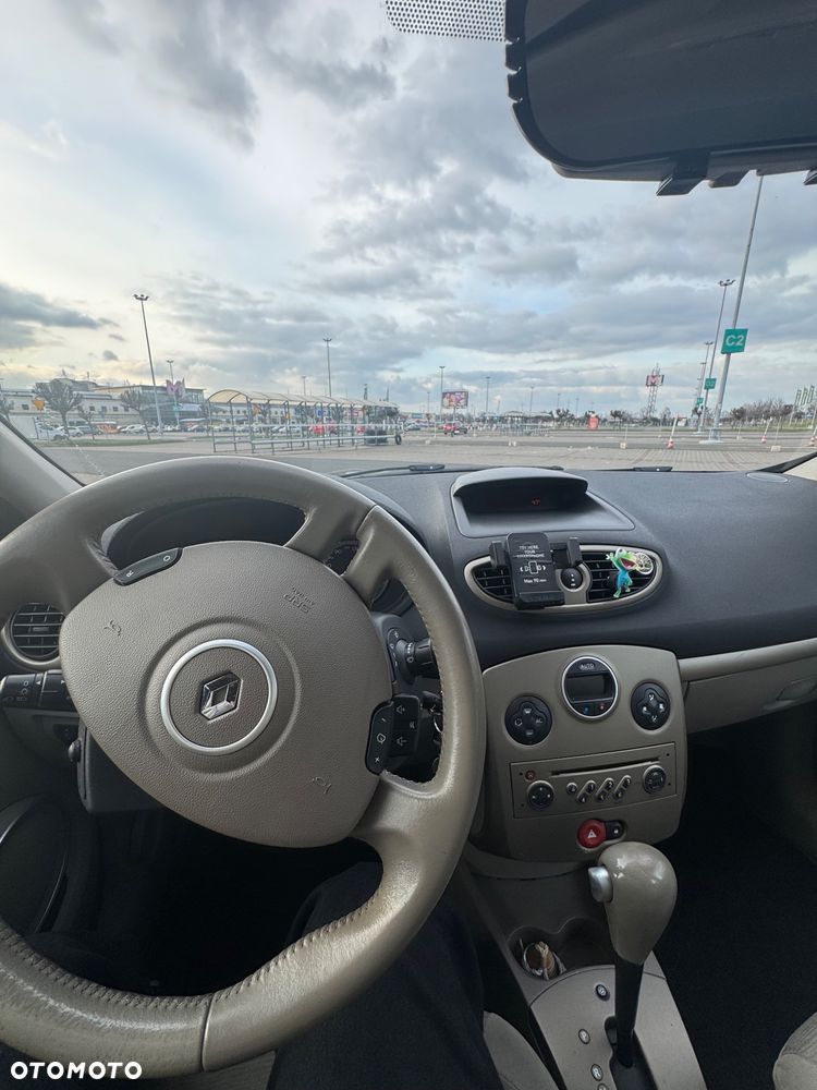 Renault Clio - 18