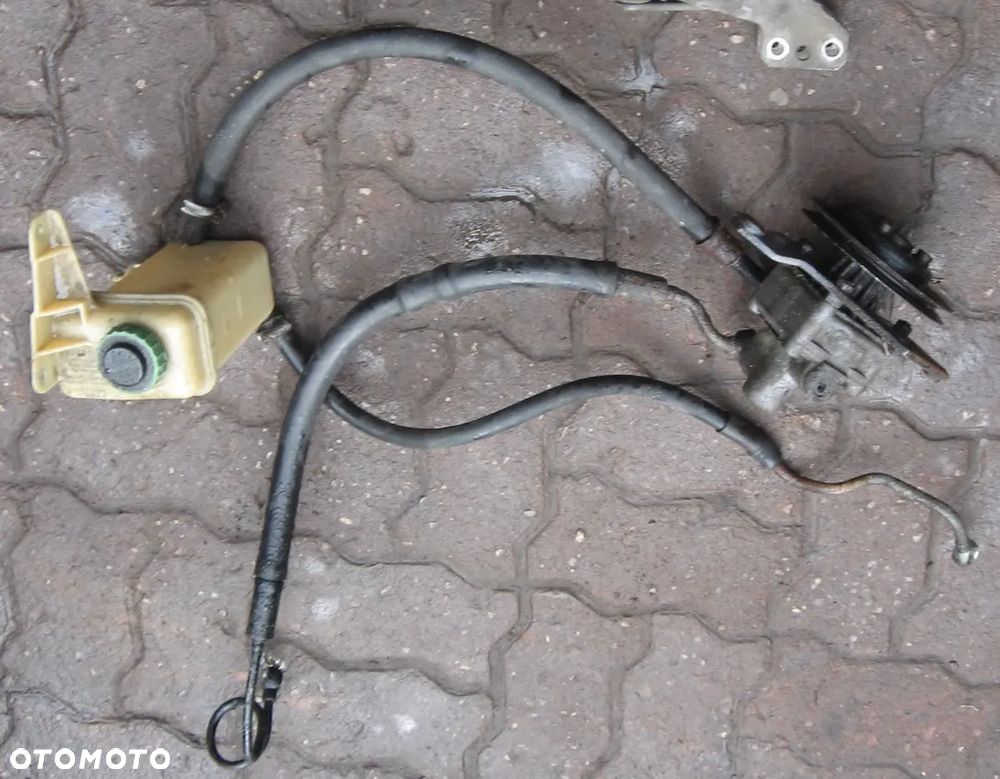 pompa wspomagania  przewody AUDI 80 B4 - 5