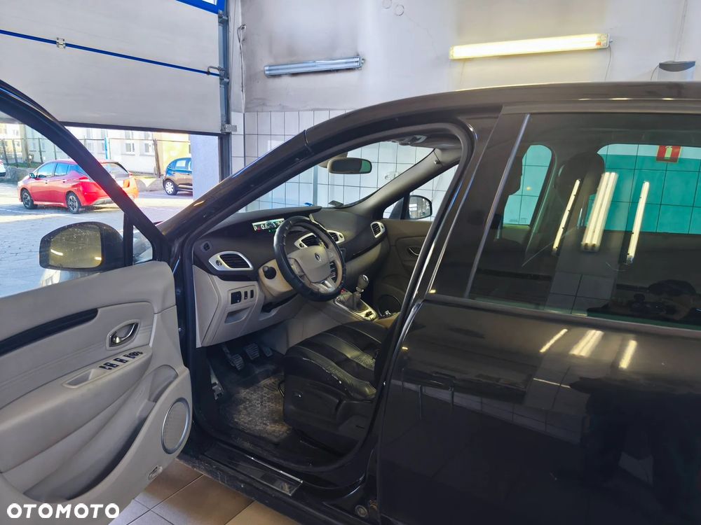 Renault Scenic 1.9 dCi Privilege - 9