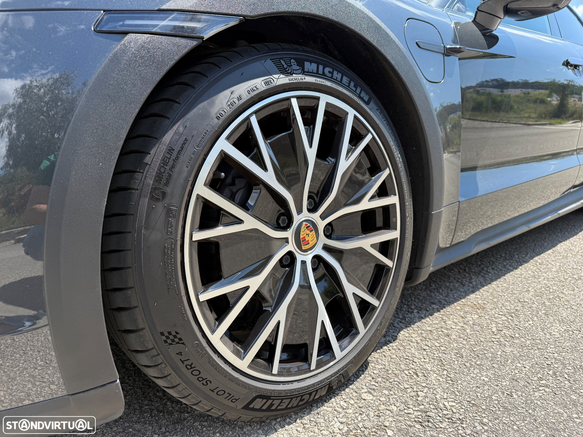 Porsche Taycan Cross Turismo 4 - 14
