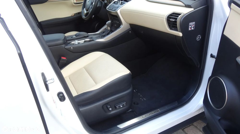 Lexus NX 300h Prestige AWD - 23