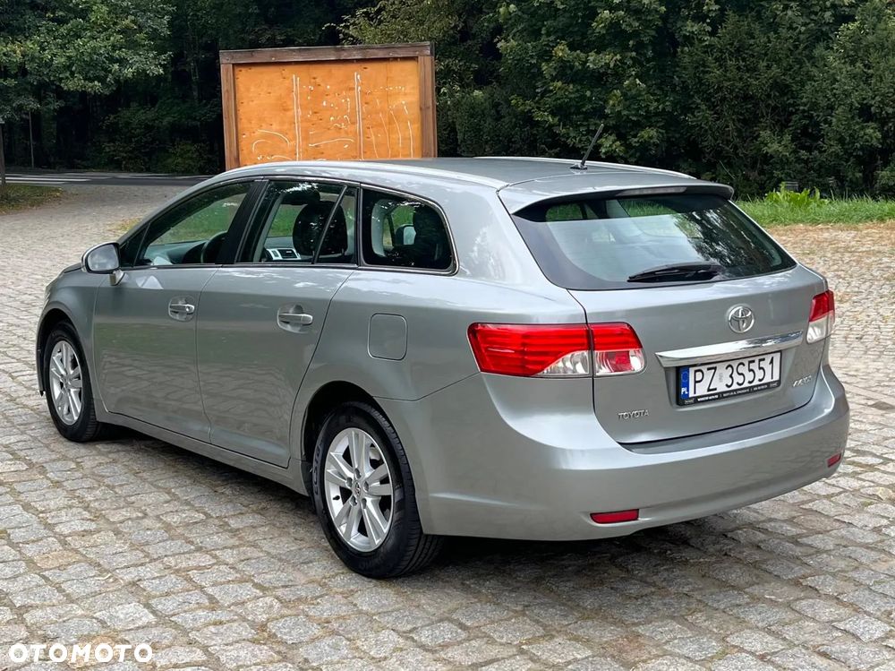 Toyota Avensis 2.0 D-4D Luna - 5