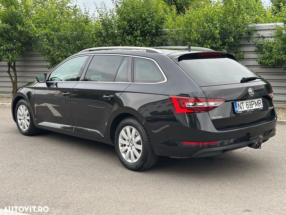Skoda Superb 2.0 TDI DSG Sportline - 4