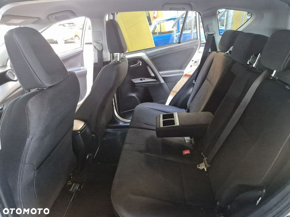 Toyota RAV4 - 18
