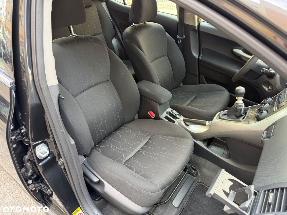 Toyota Auris 1.4 D-4D Life - 11