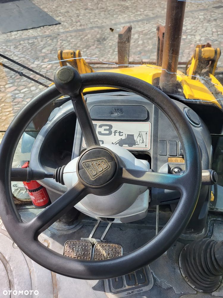 JCB 3CX - 8