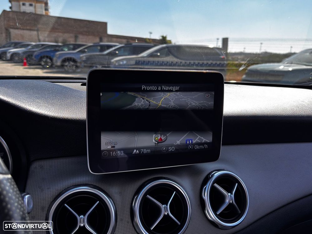 Mercedes-Benz GLA 200 d Urban Aut. - 11