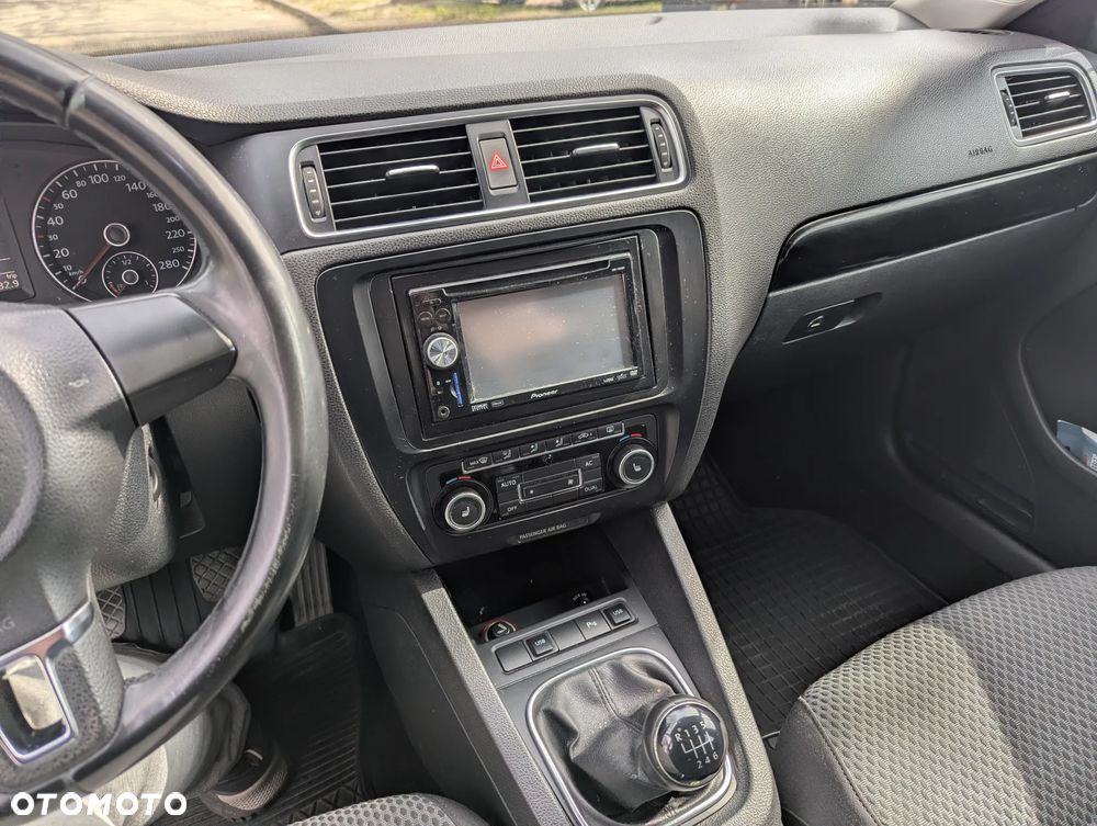 Volkswagen Jetta 1.4 TSI Comfortline - 22