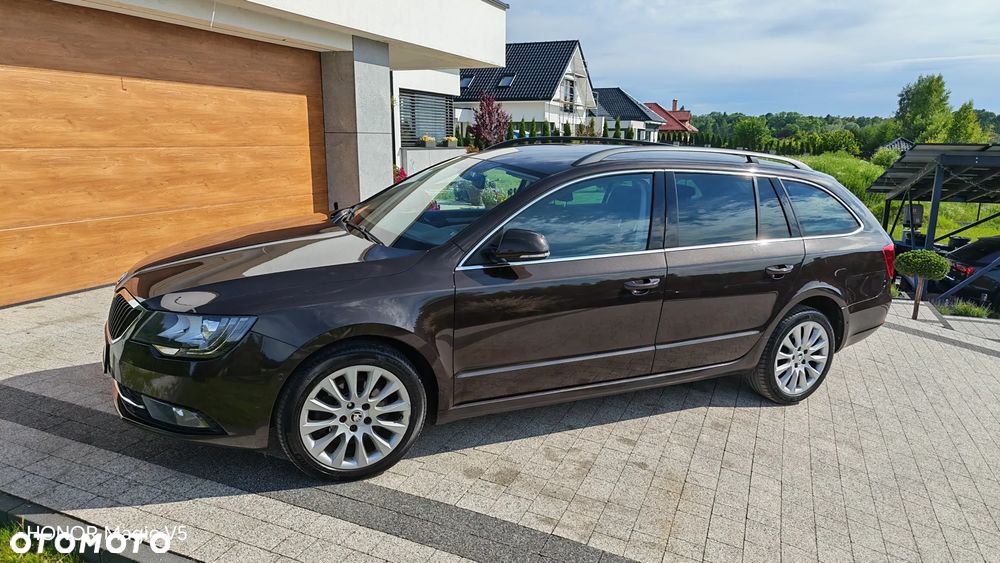 Skoda Superb 2.0 TDI Elegance DSG - 21