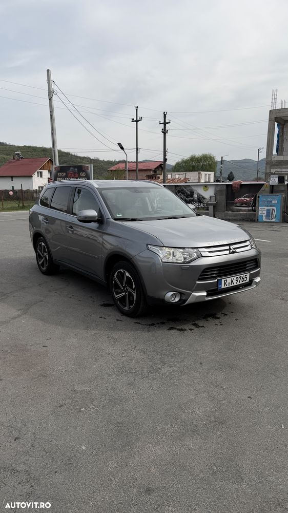 Mitsubishi Outlander - 3
