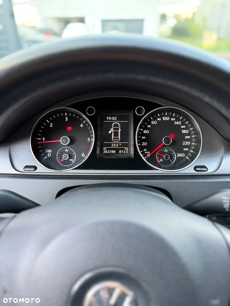 Volkswagen Passat - 9
