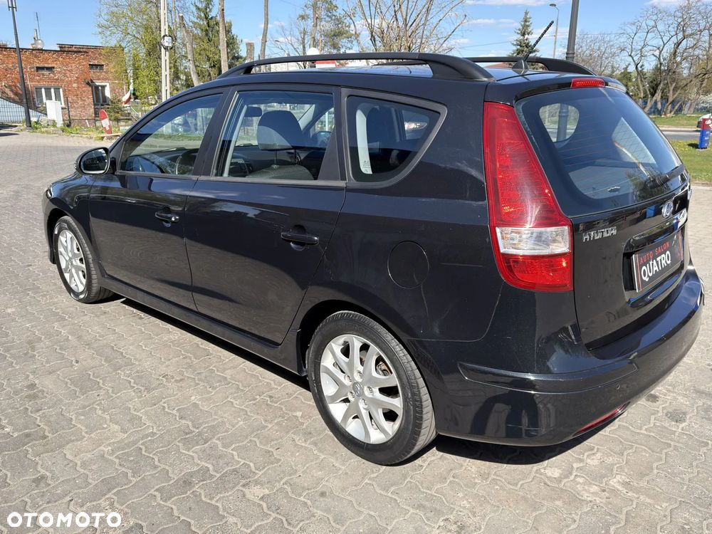 Hyundai i30 1.6 Comfort EU5 - 4