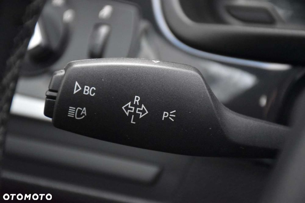 BMW Seria 5 520d xDrive - 24