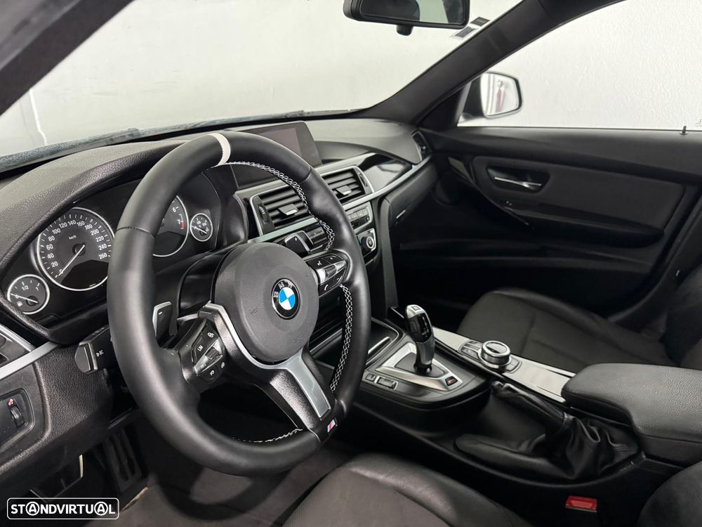 BMW 330 e iPerformance Pack M - 10
